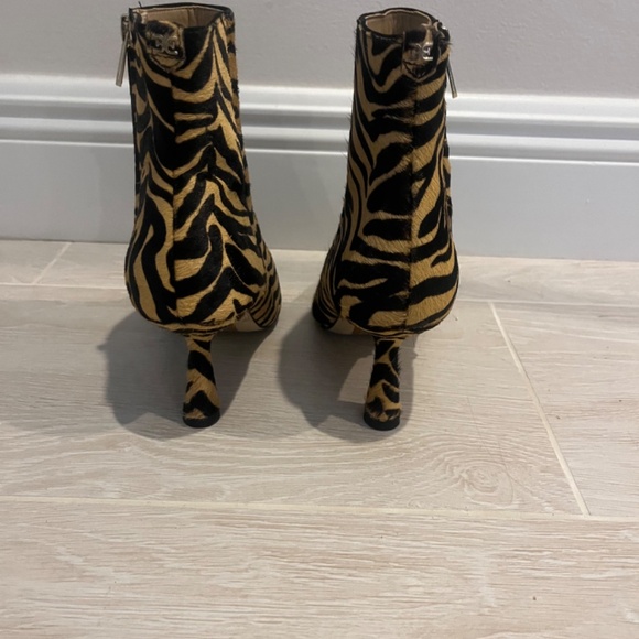 Like New Sam Edelman Pony Hair Animal Print Ankle Booties - Picture 3 of 4
